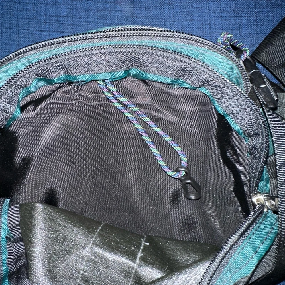 MEI Mountain Equipment Inc waist fanny pack. - Picture 3 of 11